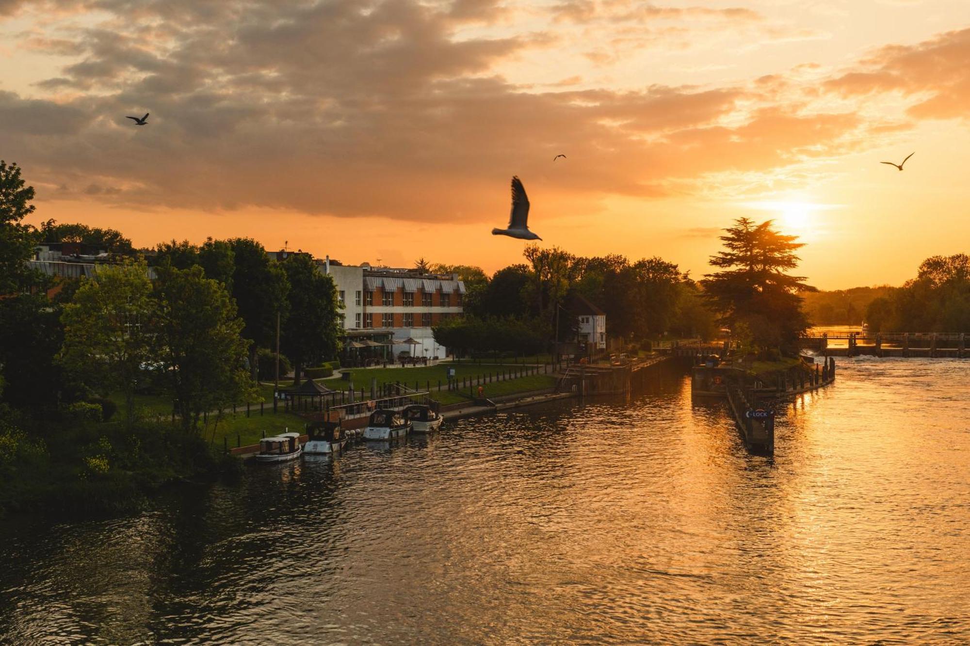 Hotel The Runnymede On Thames (Adults Only) Egham Exteriér fotografie